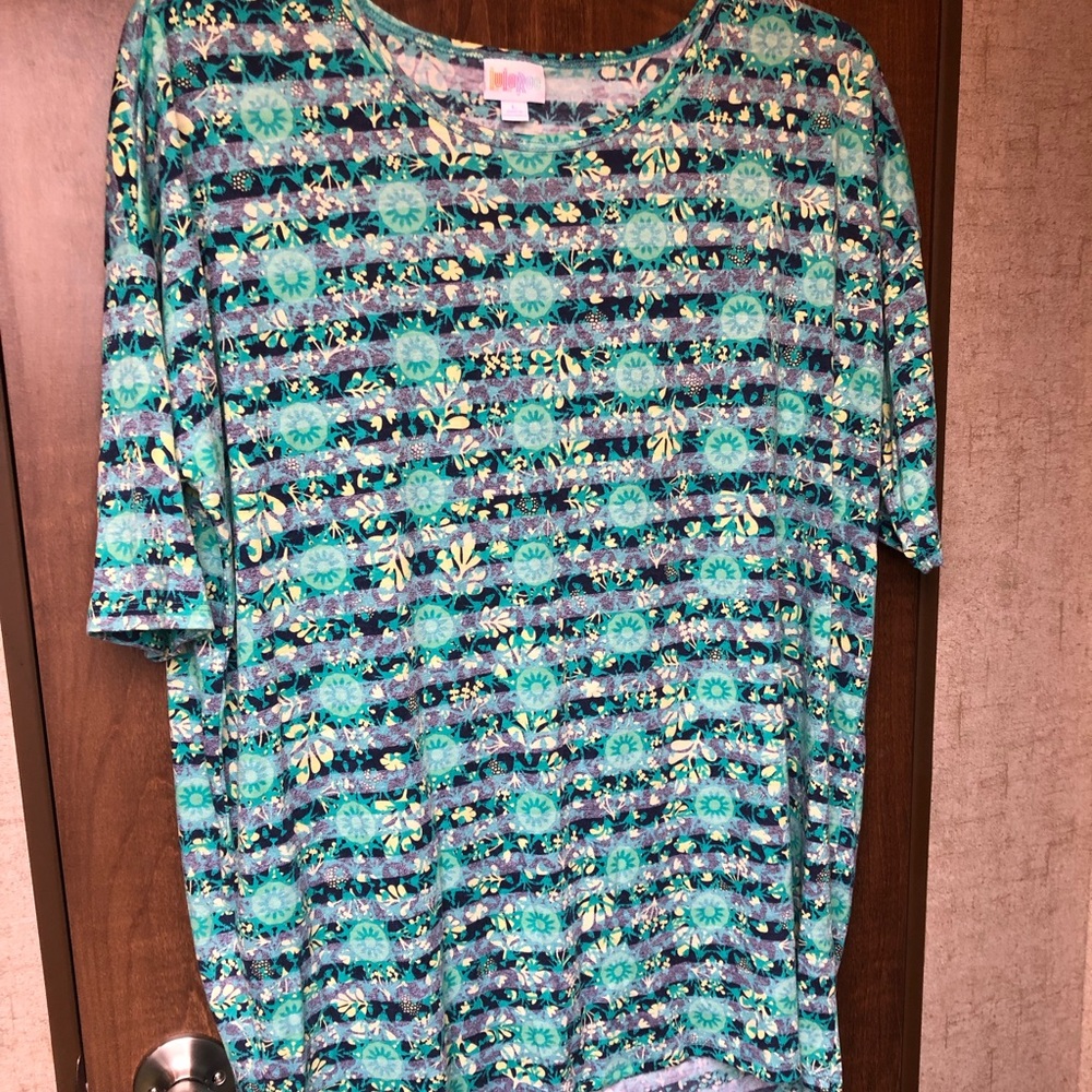 Lularoe Irma, Large